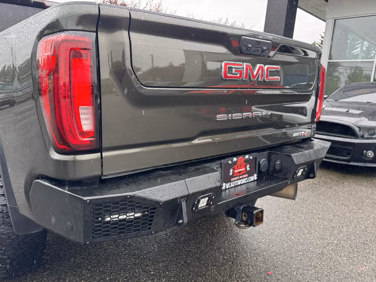 2022 GMC Sierra 2500HD AT4 Crew Cab Image 10