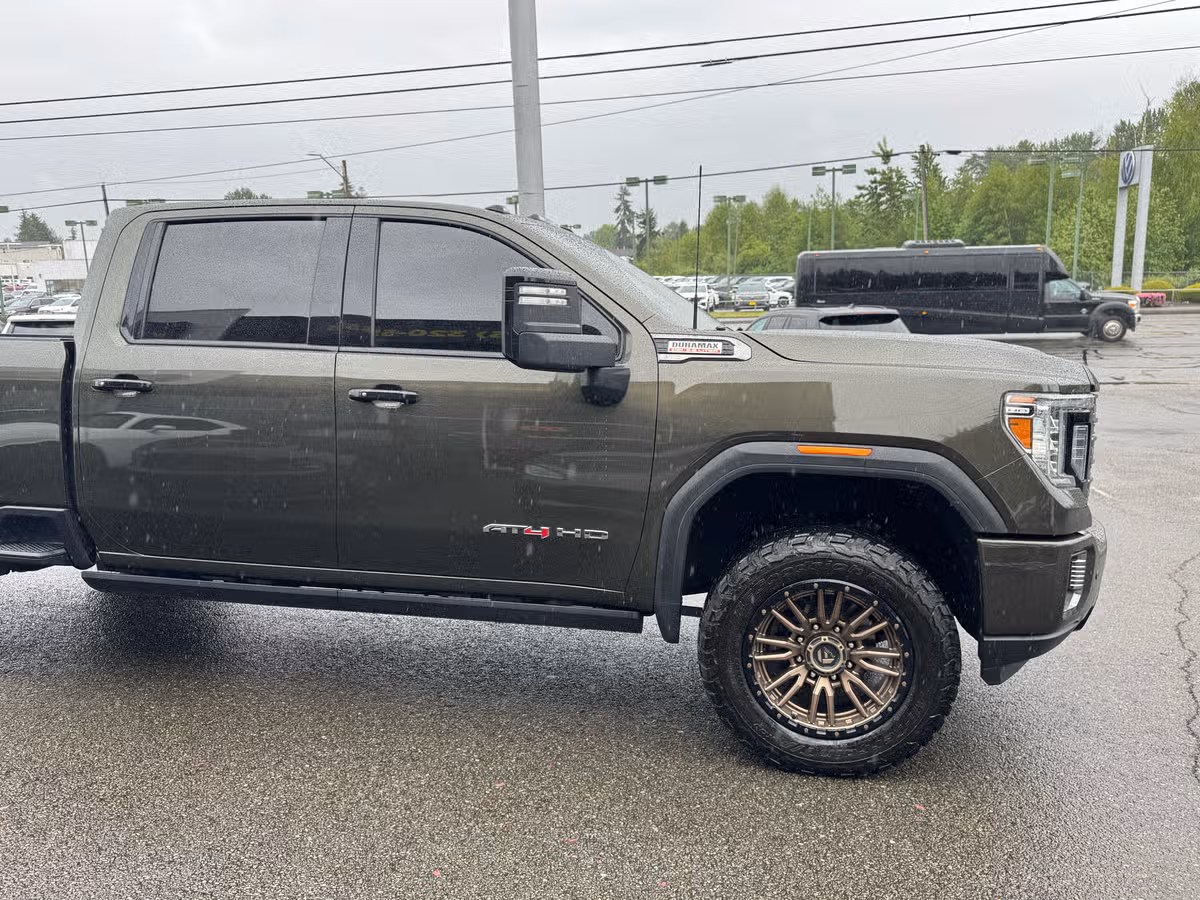 2022 GMC Sierra 2500HD AT4 Crew Cab Image 15