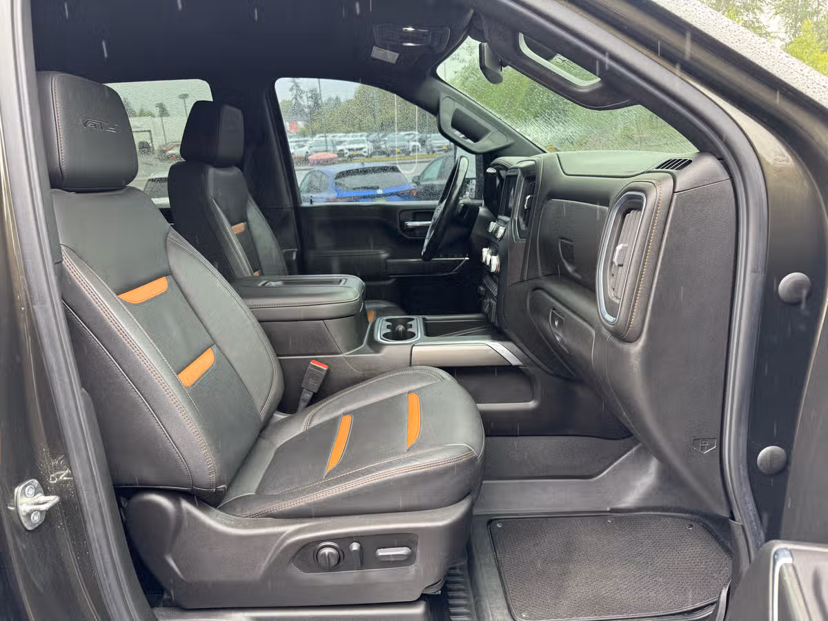 2022 GMC Sierra 2500HD AT4 Crew Cab Image 17