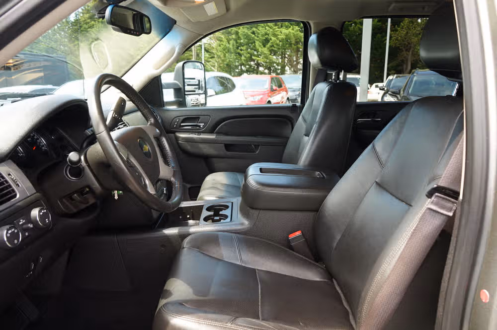 2013 Chevrolet Silverado 3500HD LTZ PICKUP 4D 8 FT Crew Cab Image 13
