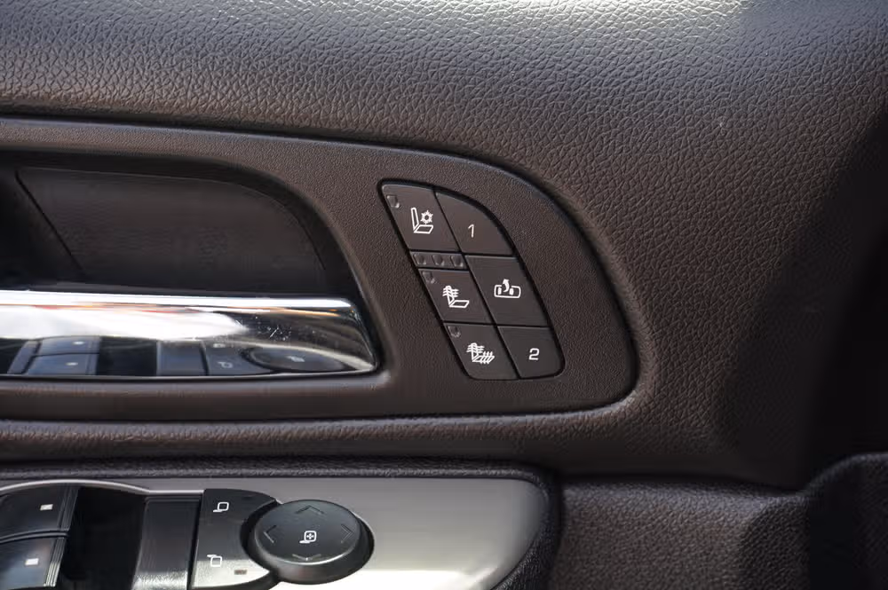 2013 Chevrolet Silverado 3500HD LTZ PICKUP 4D 8 FT Crew Cab Image 15
