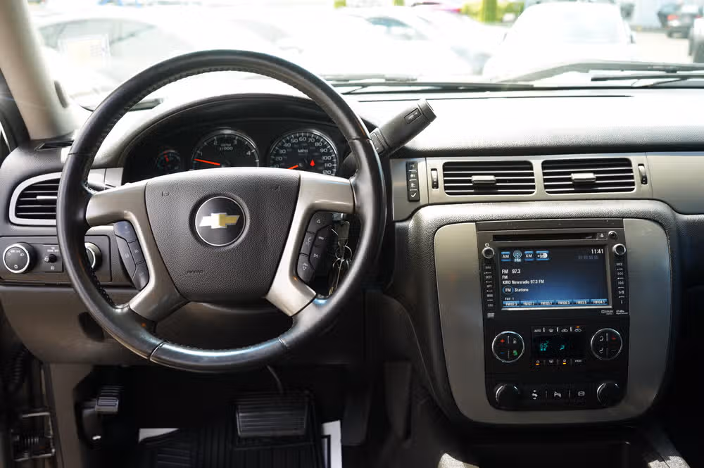 2013 Chevrolet Silverado 3500HD LTZ PICKUP 4D 8 FT Crew Cab Image 18