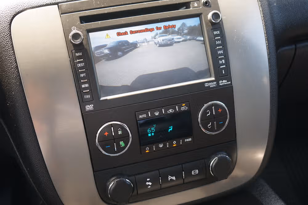 2013 Chevrolet Silverado 3500HD LTZ PICKUP 4D 8 FT Crew Cab Image 22