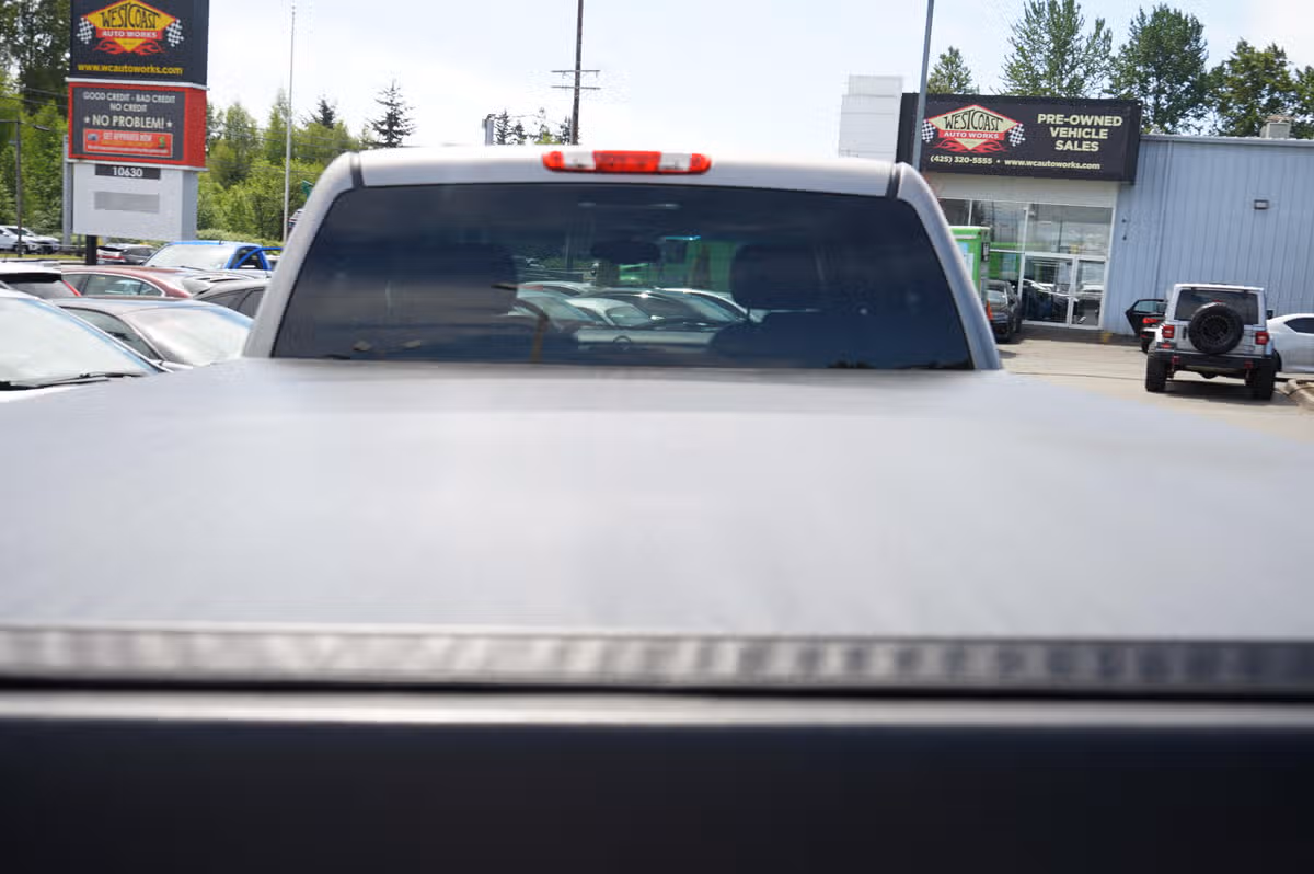 2013 Chevrolet Silverado 3500HD LTZ PICKUP 4D 8 FT Crew Cab Image 9