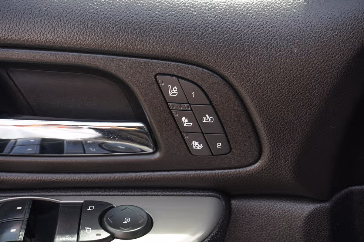 2013 Chevrolet Silverado 3500HD LTZ PICKUP 4D 8 FT Crew Cab Image 15