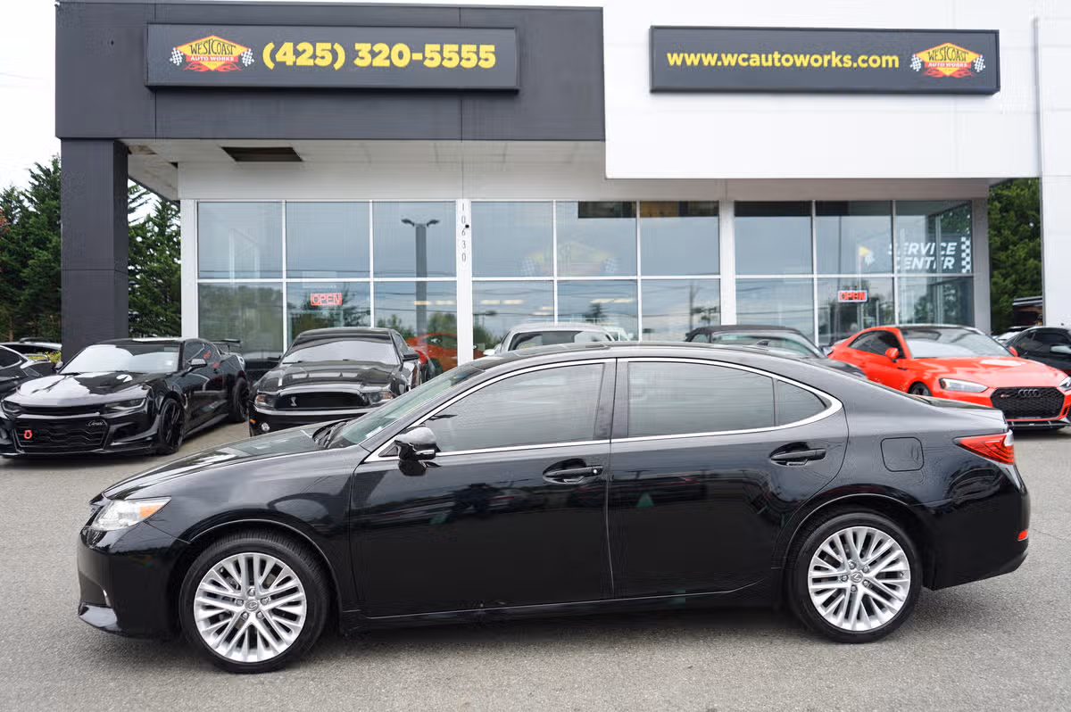 2014 Lexus ES 350 Base Image 2