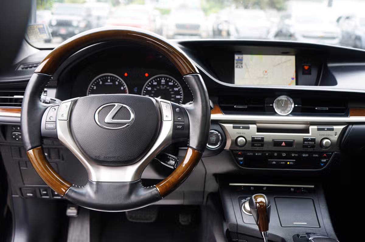 2014 Lexus ES 350 Base Image 16