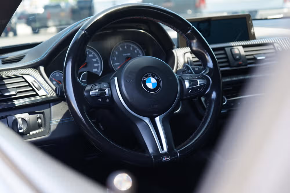 2015 BMW M4 Base Image 11