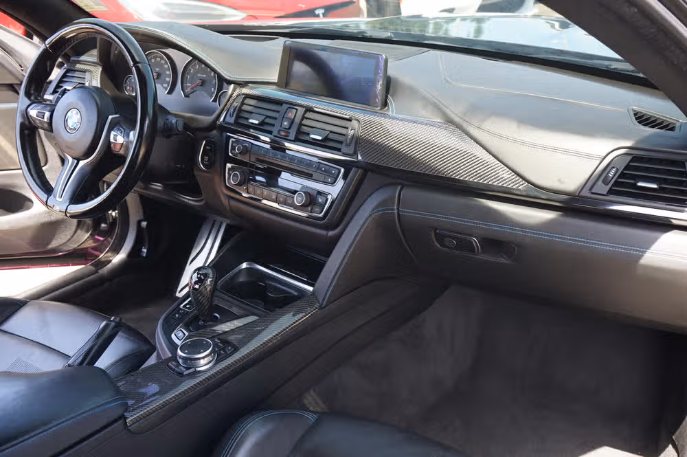 2015 BMW M4 Base Image 14