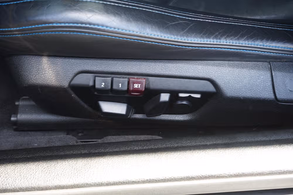 2015 BMW M4 Base Image 18