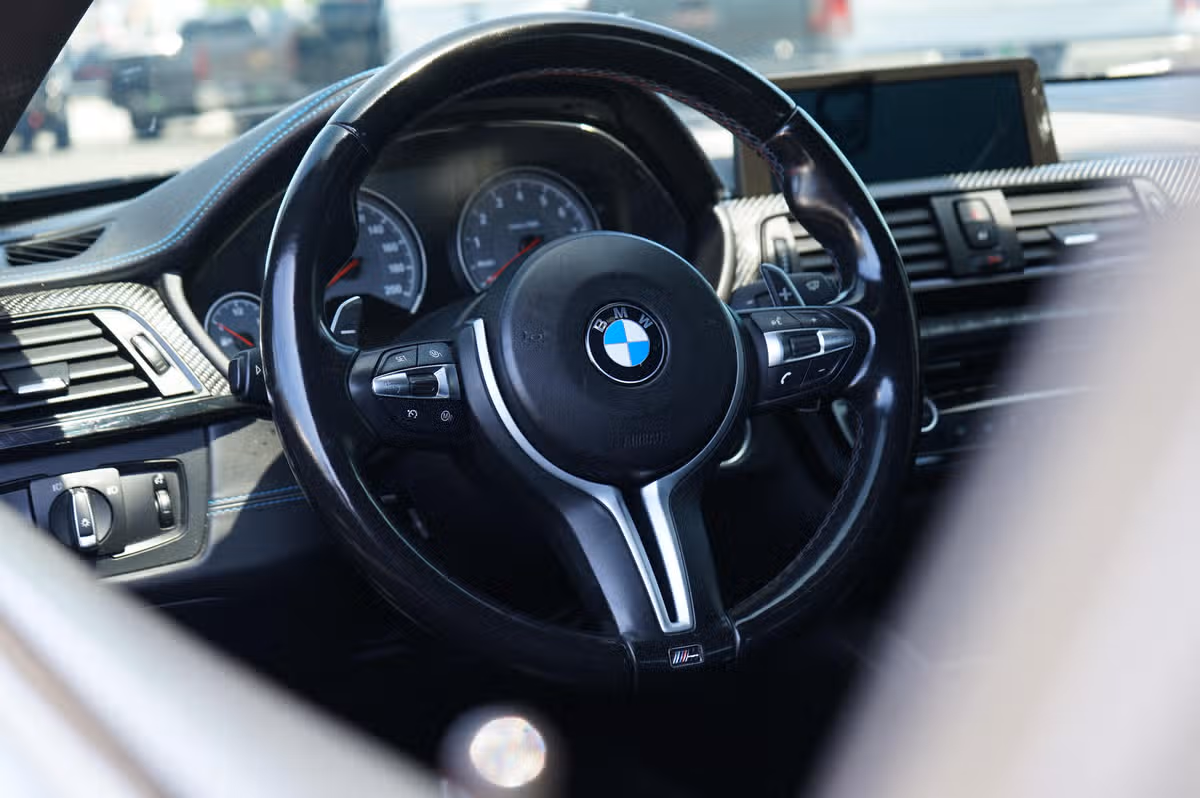 2015 BMW M4 Base Image 11