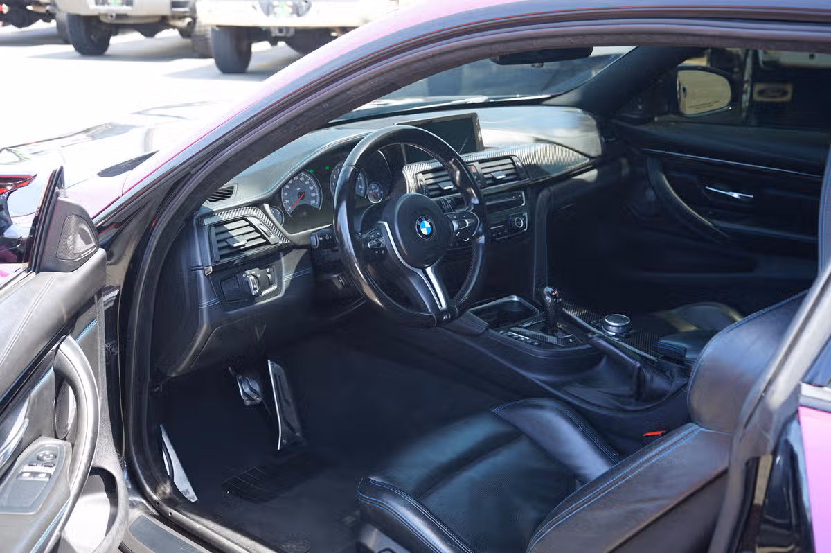 2015 BMW M4 Base Image 12