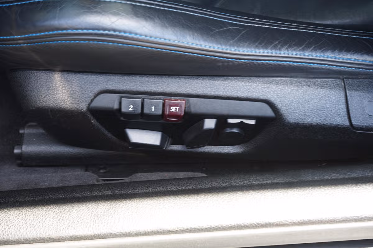 2015 BMW M4 Base Image 18
