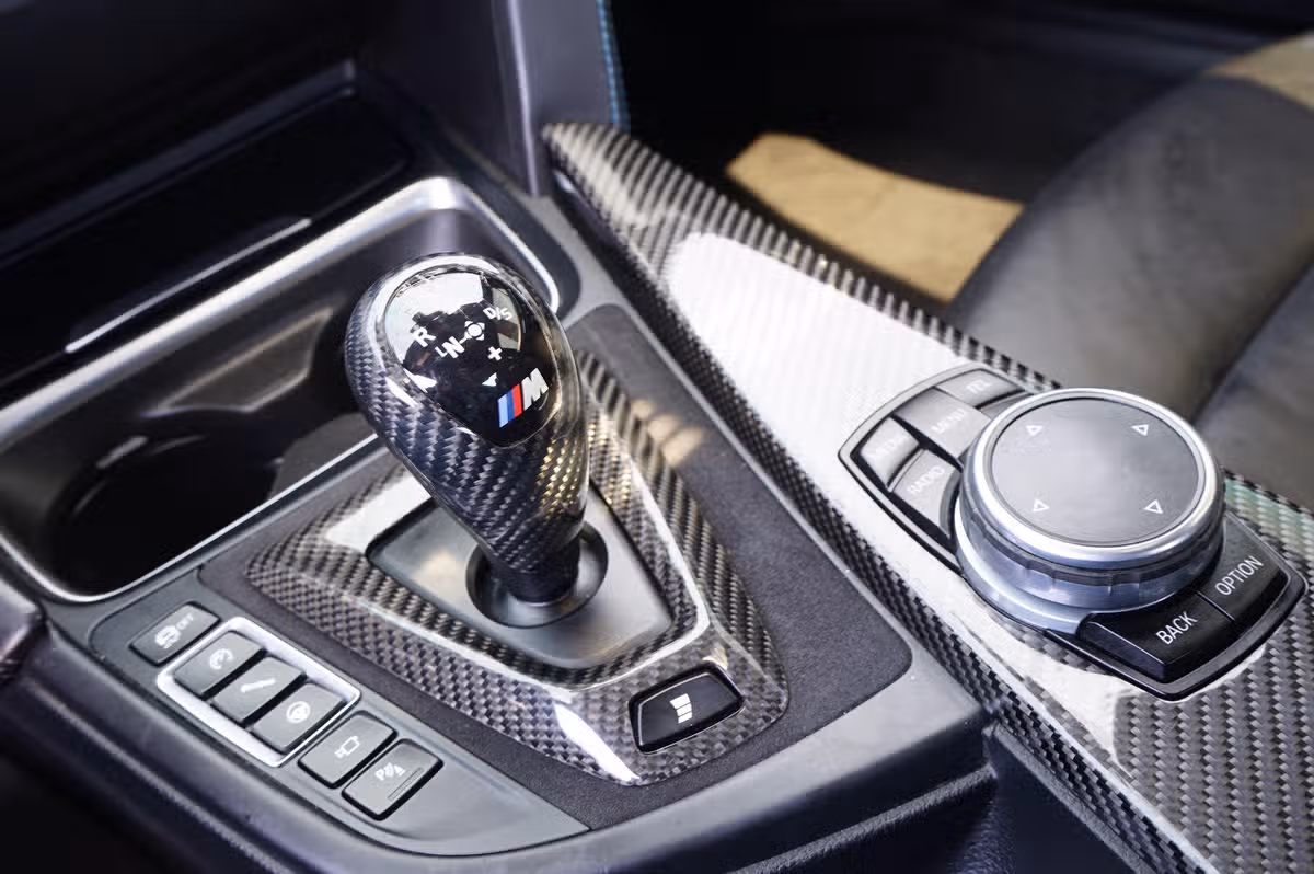 2015 BMW M4 Base Image 20
