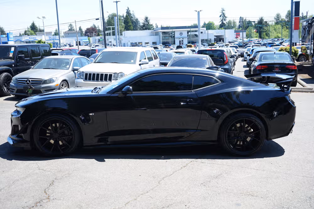 2018 Chevrolet Camaro SS Image 2