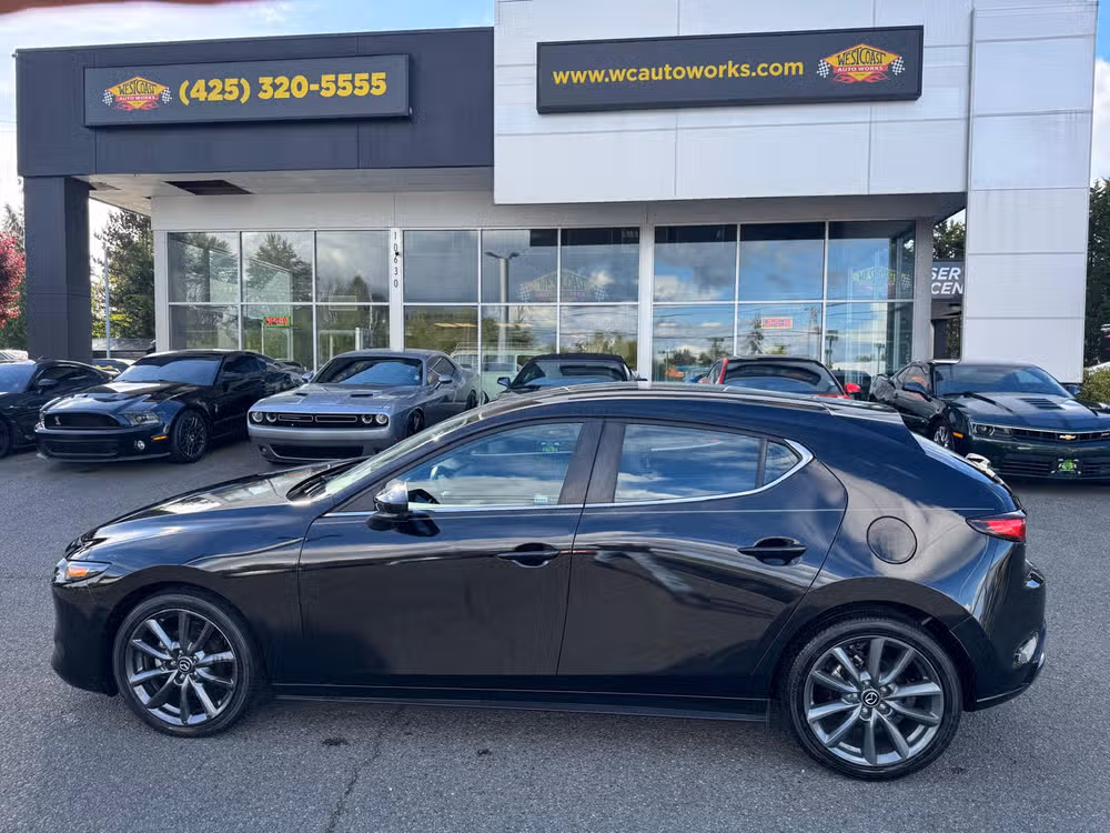 2022 Mazda 3 Hatchback Select Image 2