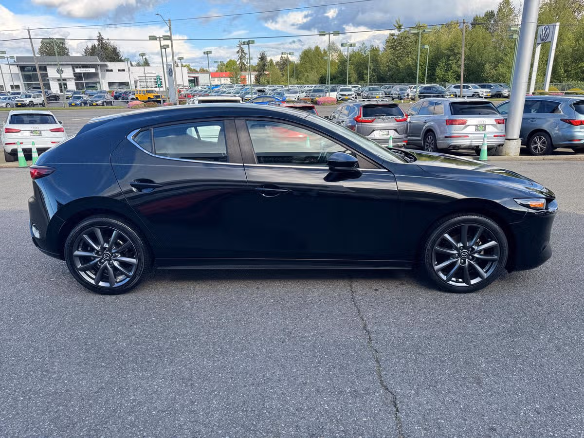 2022 Mazda 3 Hatchback Select Image 11