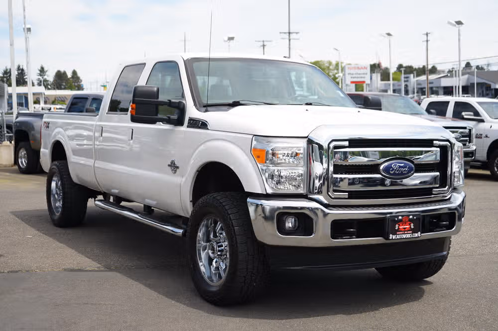 2015 Ford F-350 Super Duty Lariat Crew Cab Image 8