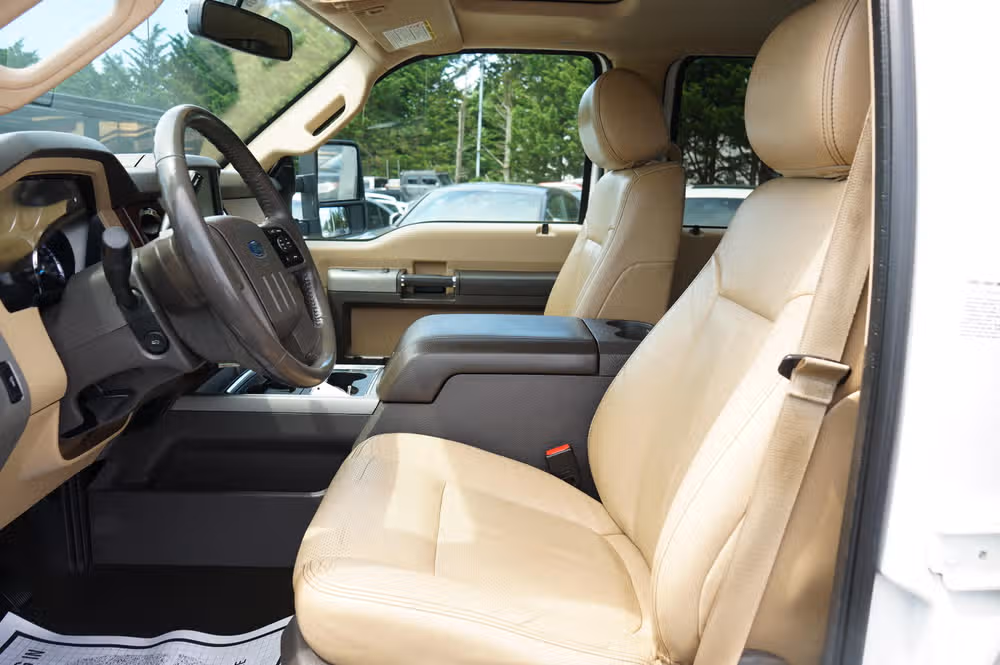 2015 Ford F-350 Super Duty Lariat Crew Cab Image 13