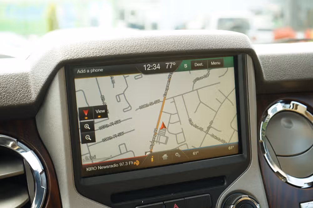 2015 Ford F-350 Super Duty Lariat Crew Cab Image 21