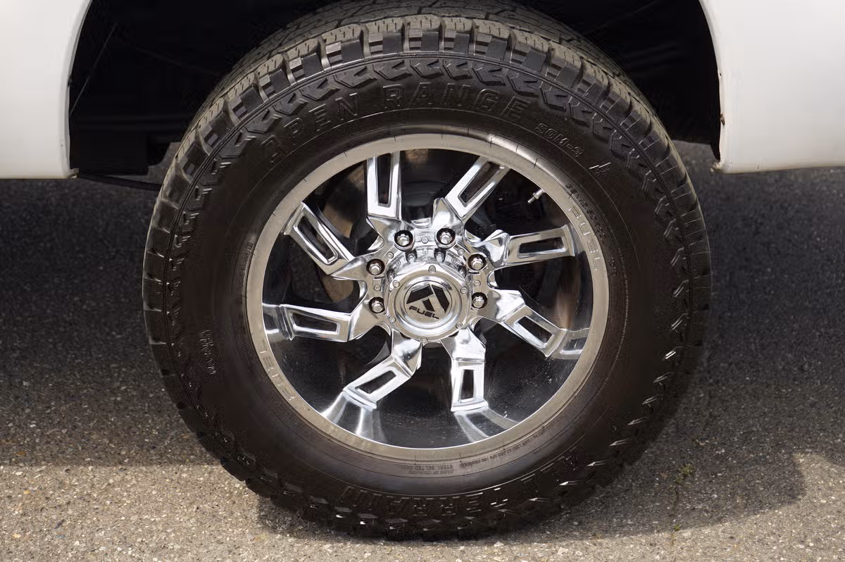 2015 Ford F-350 Super Duty Lariat Crew Cab Image 10