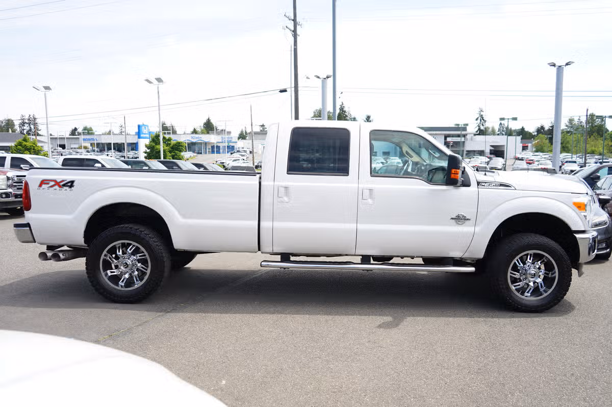 2015 Ford F-350 Super Duty Lariat Crew Cab Image 7
