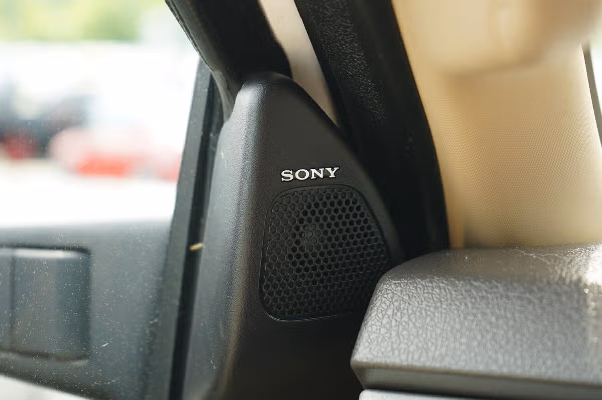 2015 Ford F-350 Super Duty Lariat Crew Cab Image 26