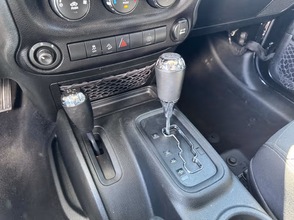2018 Jeep Wrangler JK Unlimited Sahara Image 6