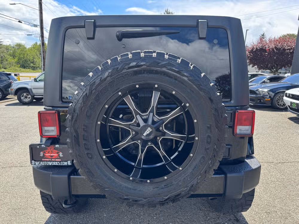 2018 Jeep Wrangler JK Unlimited Sahara Image 18