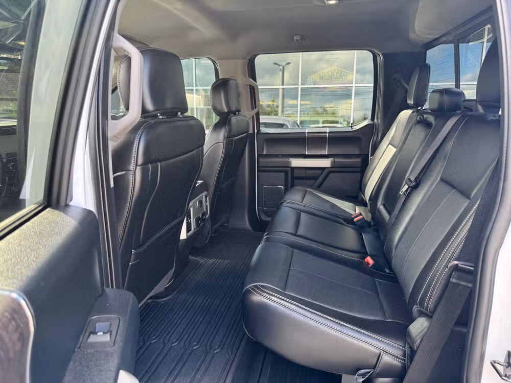 2020 Ford F-350 Super Duty Lariat Crew Cab Image 13