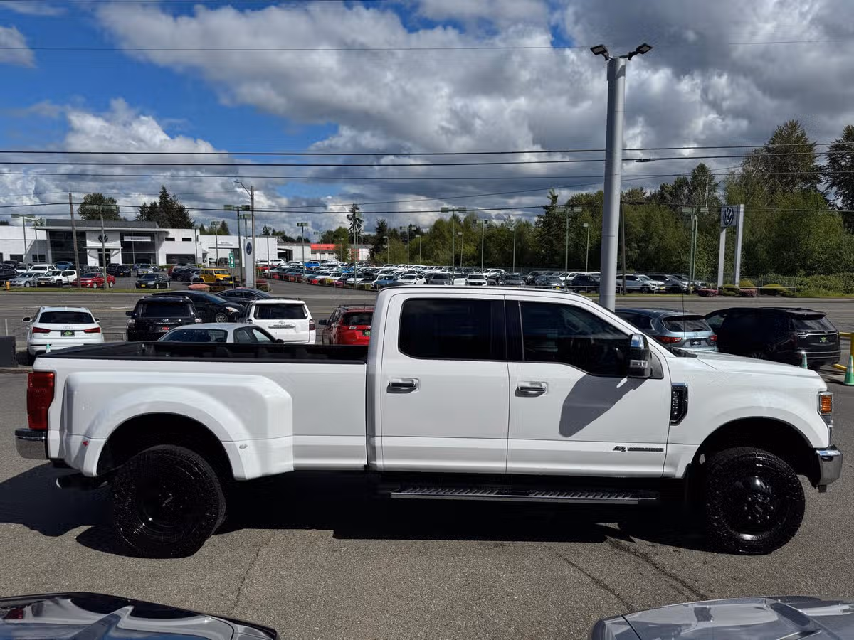 2020 Ford F-350 Super Duty Lariat Crew Cab Image 7