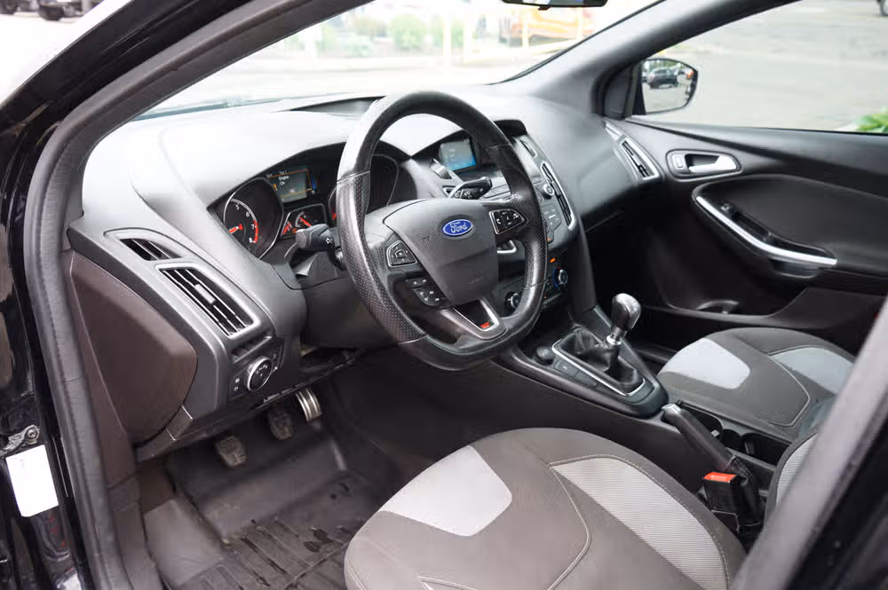 2018 Ford Focus ST Image 13