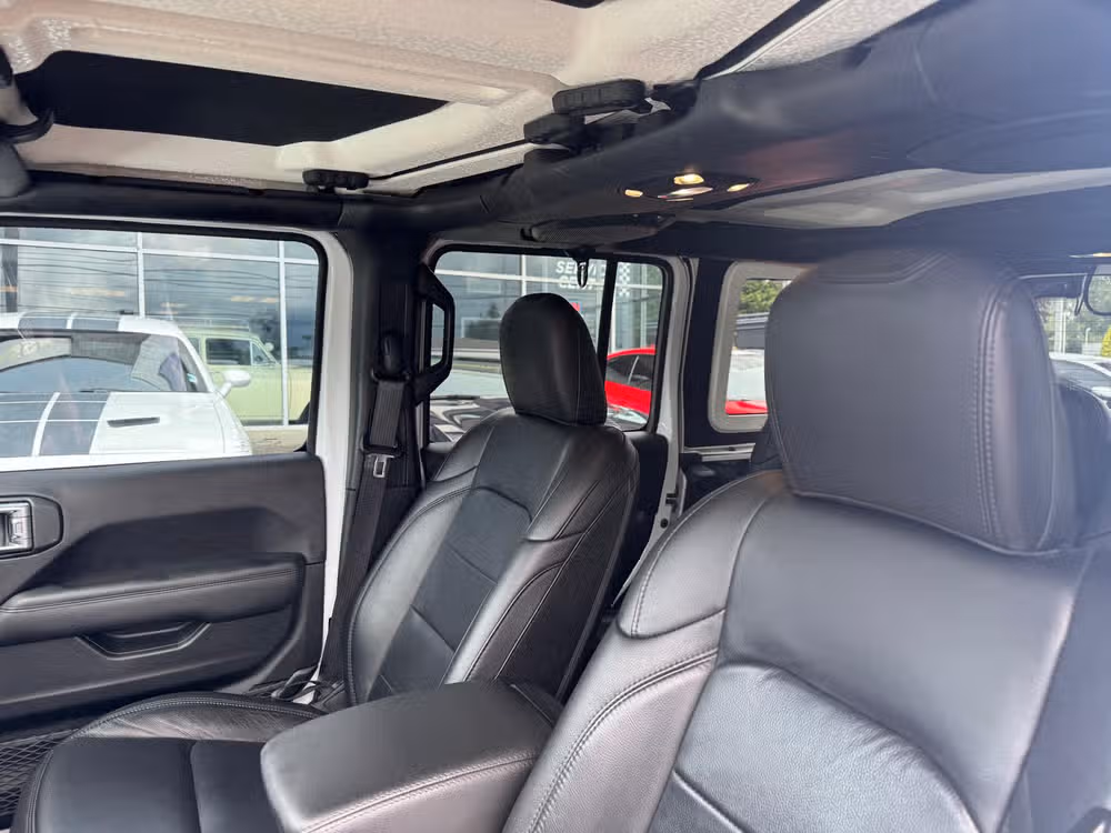 2019 Jeep Wrangler Unlimited Sahara Altitude Image 11