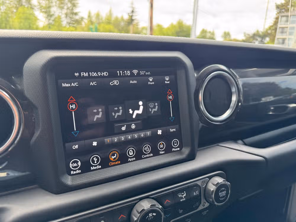 2019 Jeep Wrangler Unlimited Sahara Altitude Image 18