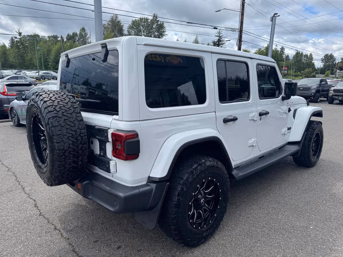 2019 Jeep Wrangler Unlimited Sahara Altitude Image 5