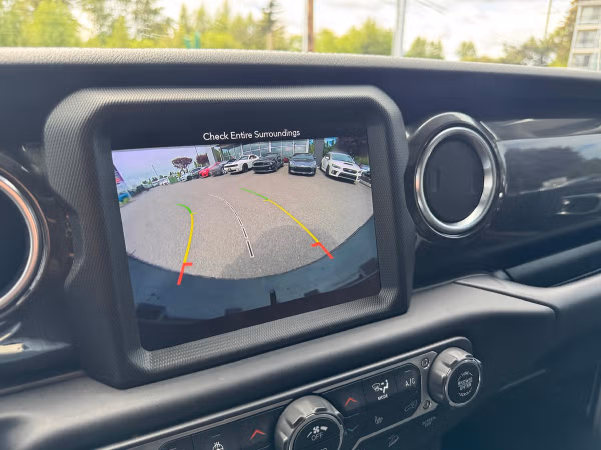 2019 Jeep Wrangler Unlimited Sahara Altitude Image 19