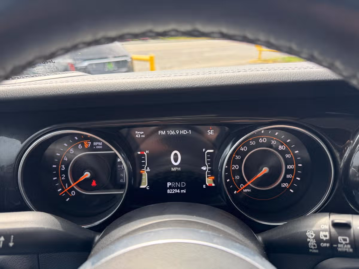 2019 Jeep Wrangler Unlimited Sahara Altitude Image 21