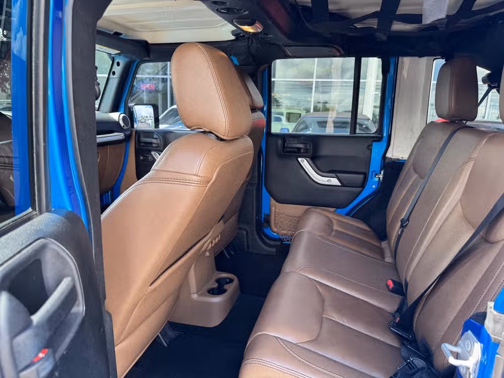 2015 Jeep Wrangler Unlimited Sahara Image 12