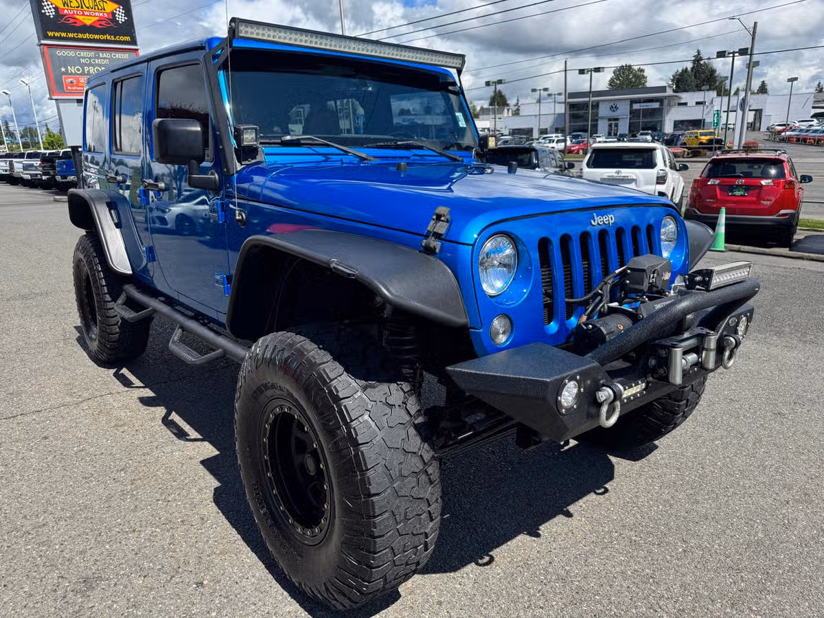 2015 Jeep Wrangler Unlimited Sahara Image 3