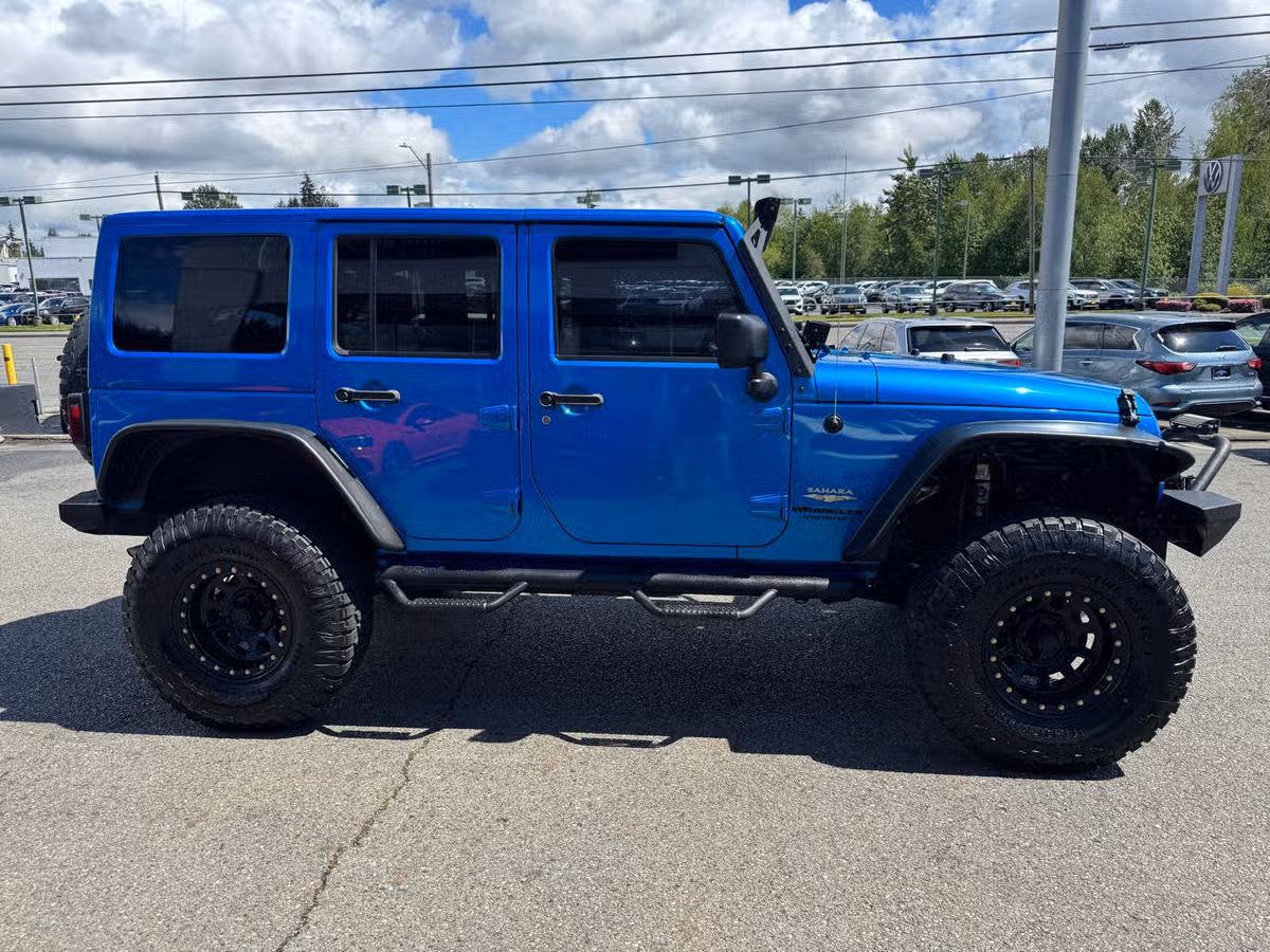 2015 Jeep Wrangler Unlimited Sahara Image 5