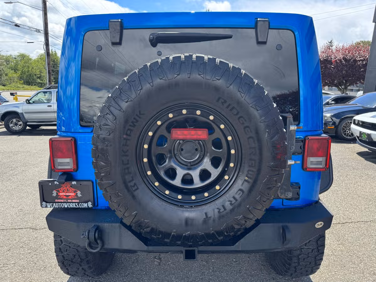 2015 Jeep Wrangler Unlimited Sahara Image 19