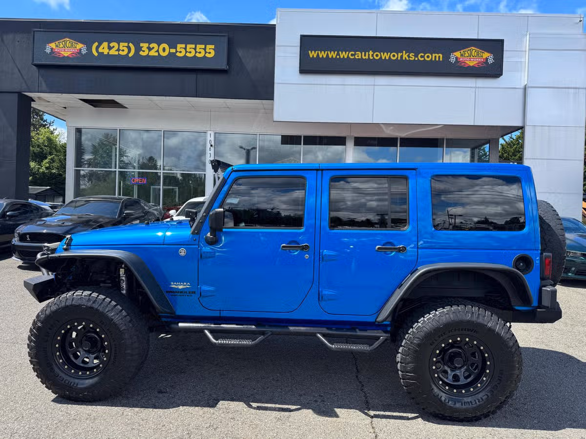 2015 Jeep Wrangler Unlimited Sahara Image 4
