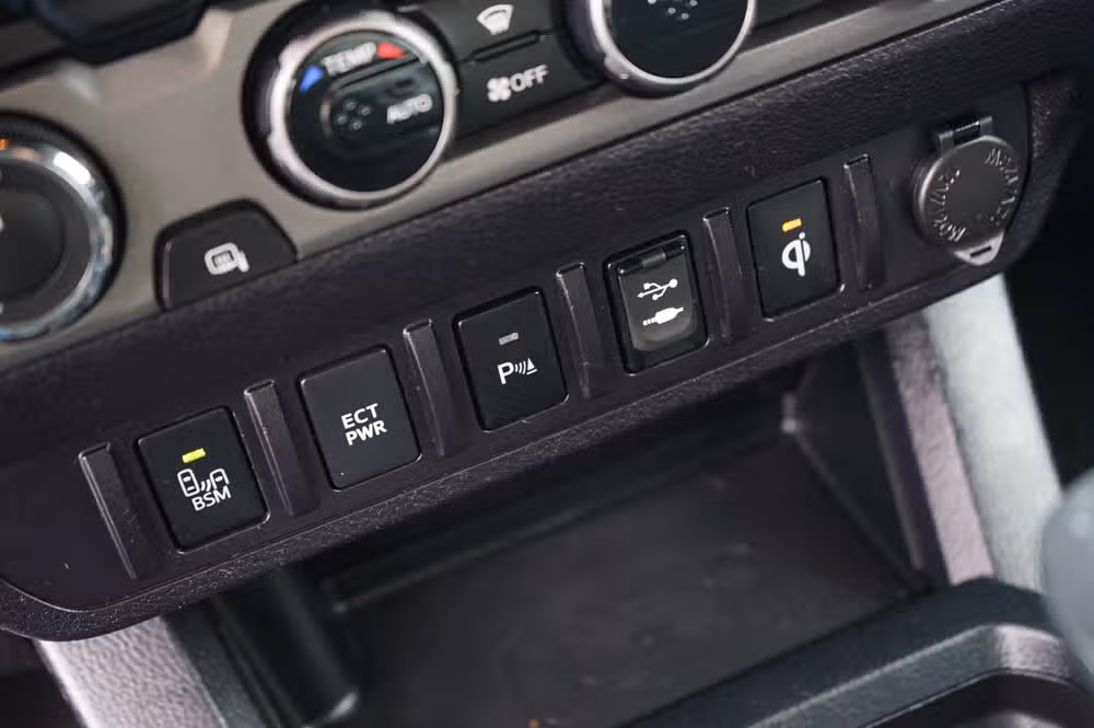 2017 Toyota Tacoma TRD Off-Road Double Cab Image 22