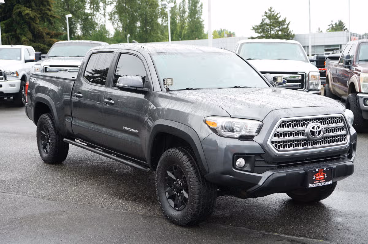 2017 Toyota Tacoma TRD Off-Road Double Cab Image 7