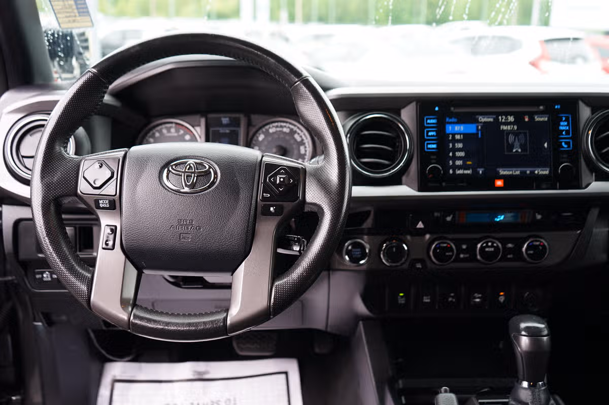 2017 Toyota Tacoma TRD Off-Road Double Cab Image 15
