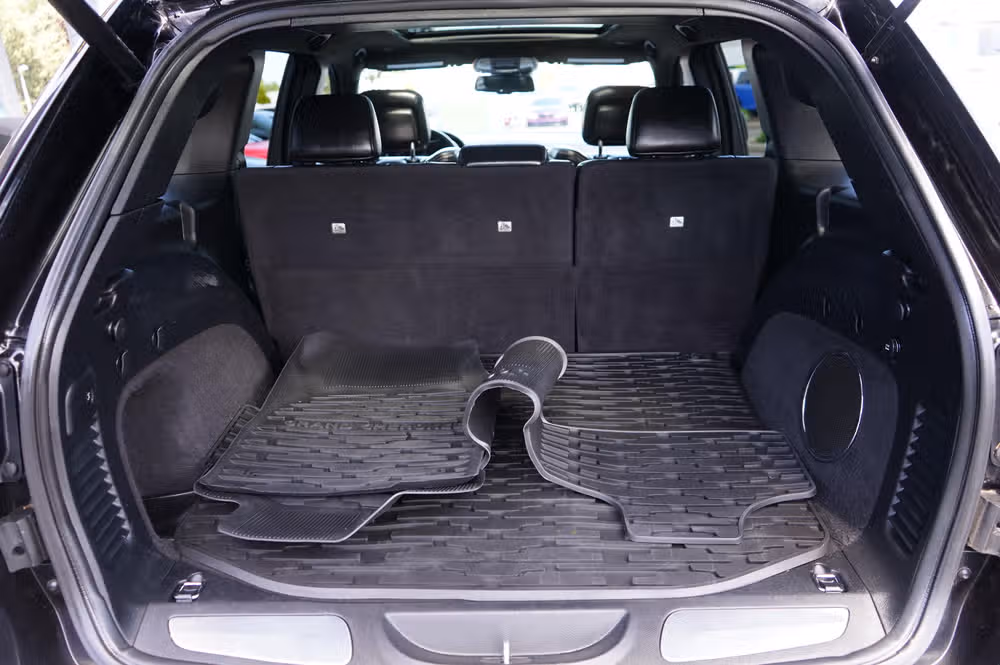 2015 Jeep Grand Cherokee SRT Image 11