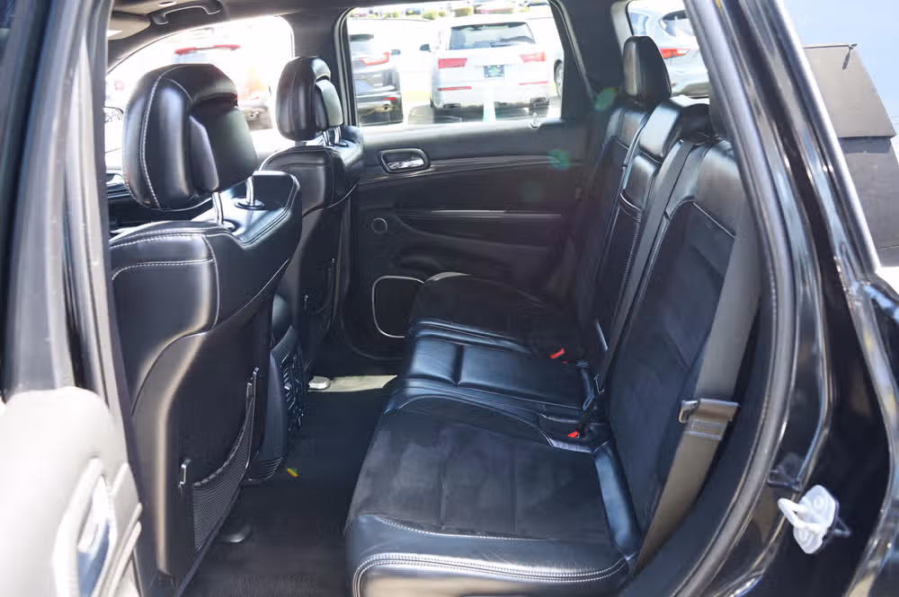 2015 Jeep Grand Cherokee SRT Image 18