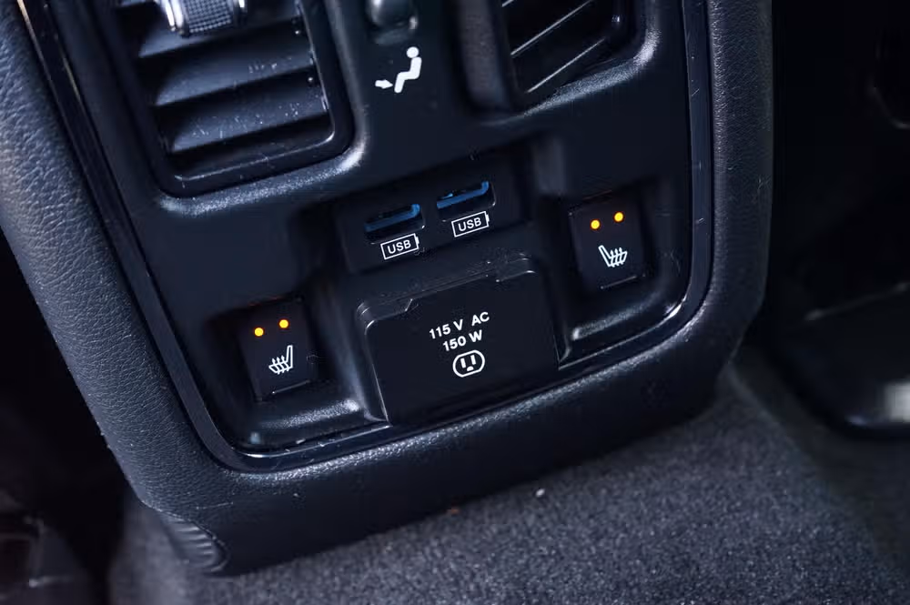 2015 Jeep Grand Cherokee SRT Image 19