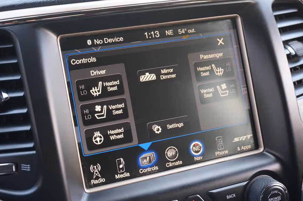 2015 Jeep Grand Cherokee SRT Image 25