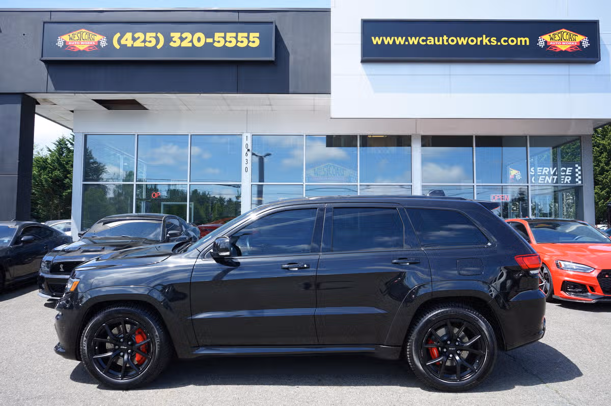 2015 Jeep Grand Cherokee SRT Image 2